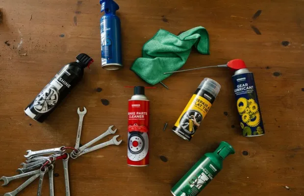  : Nettoyant pour voiture